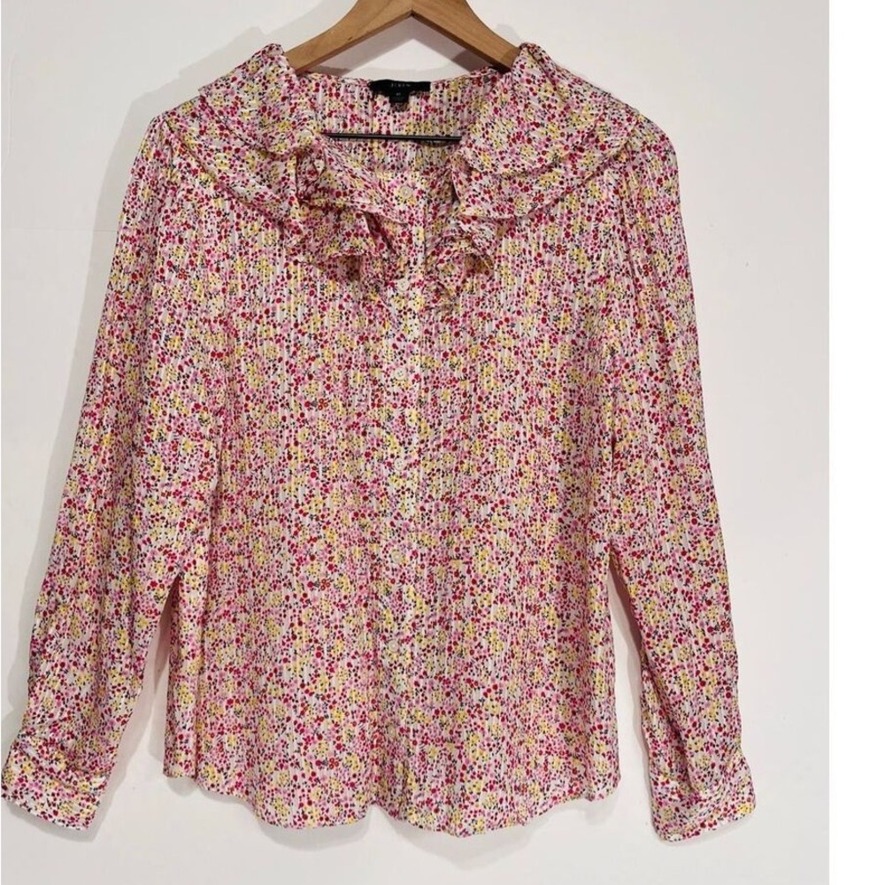 Chic Floral Ruffle Blouse